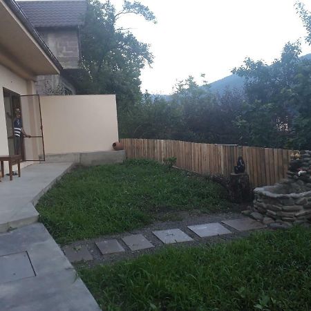Ano'A Apartment Borjomi Bagian luar foto