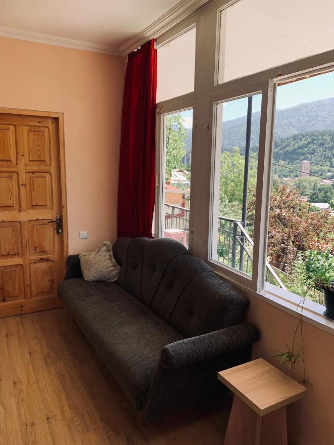 Ano'A Apartment Borjomi Bagian luar foto