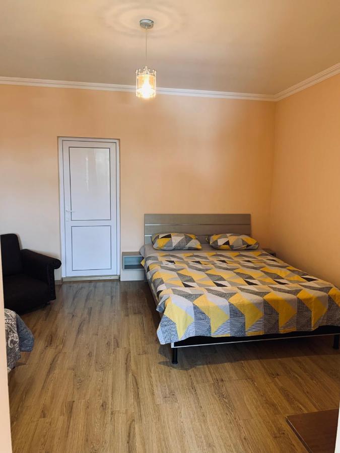 Ano'A Apartment Borjomi Bagian luar foto