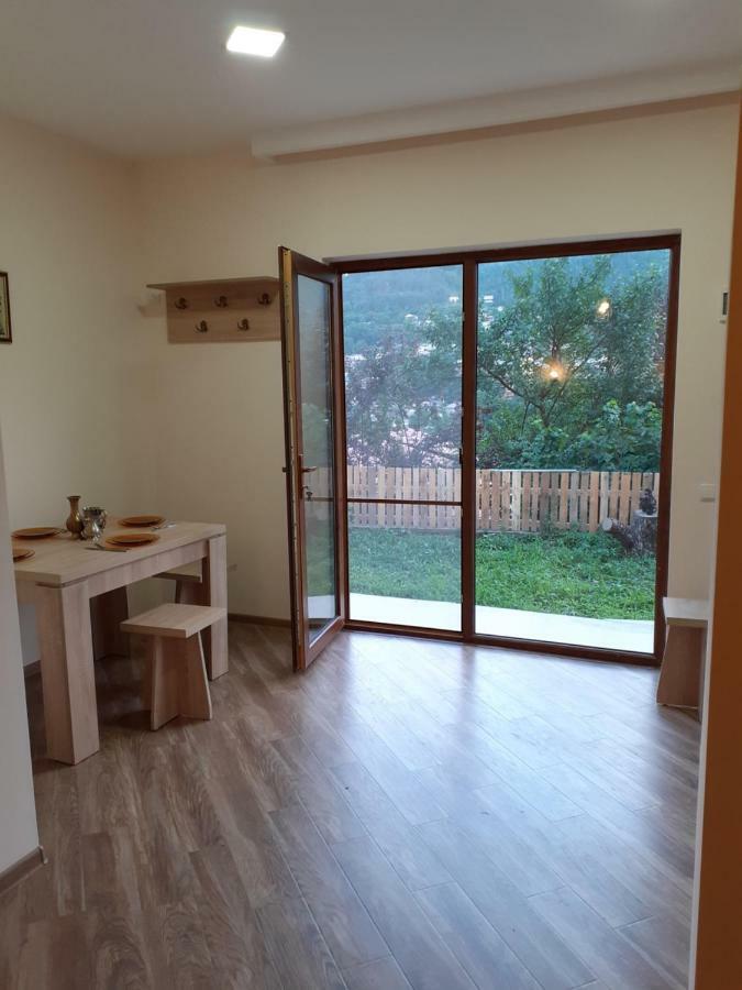 Ano'A Apartment Borjomi Bagian luar foto