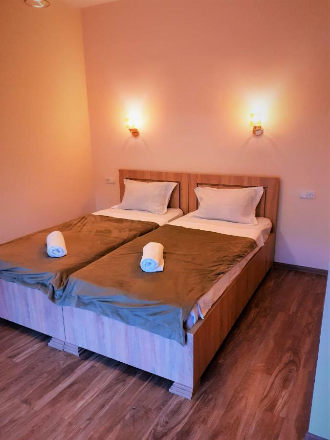 Ano'A Apartment Borjomi Bagian luar foto